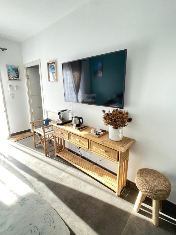 Suite indépendante standing, terrasse arborée et parking privé discret dans villa contemporaine avec piscine. La Valette-du-Var Extérieur photo