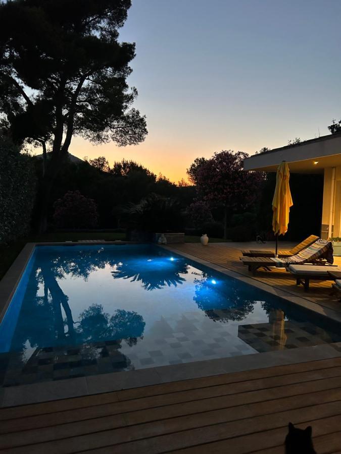 Suite indépendante standing, terrasse arborée et parking privé discret dans villa contemporaine avec piscine. La Valette-du-Var Extérieur photo